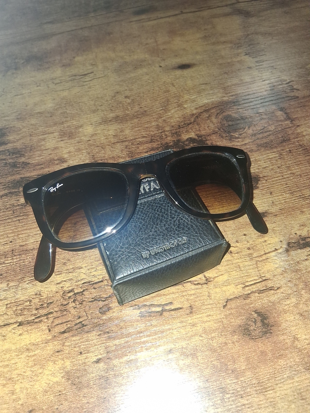 Ray-Ban Tortoiseshell Folding Wayfarer Sunglasses - Brown Lenses